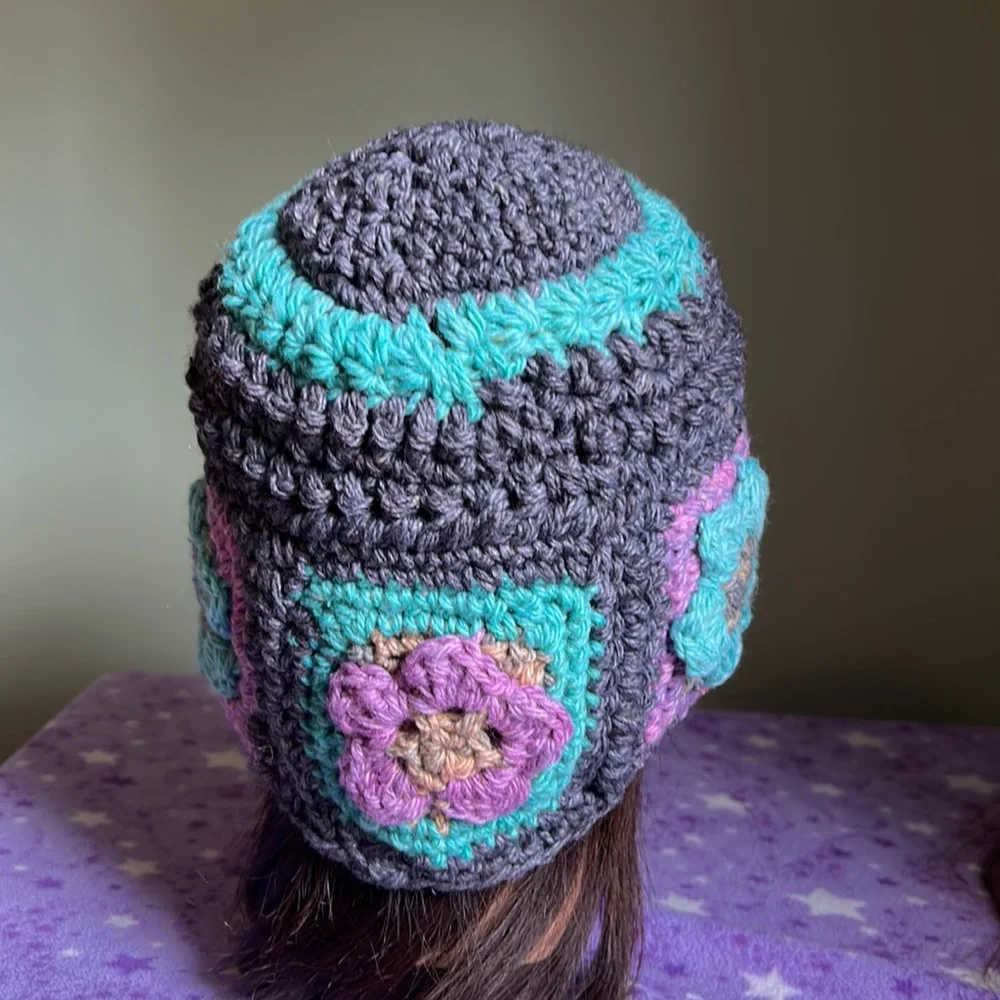Crochet  flowers medium beanie wool blend winter new cute - Picture 4 of 10